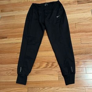 Nike Dri-Fit therma joggers